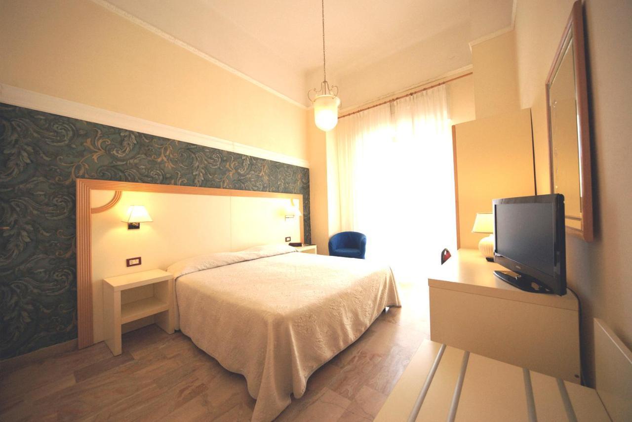 Hotel Liberty เวียเรจโจ ภายนอก รูปภาพ