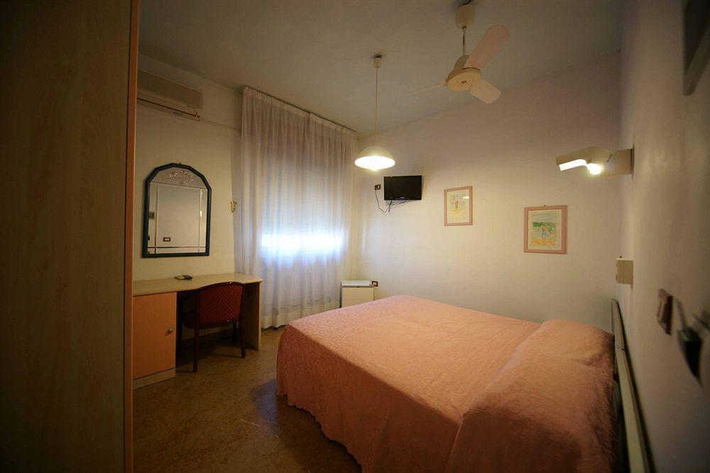 Hotel Liberty เวียเรจโจ ภายนอก รูปภาพ