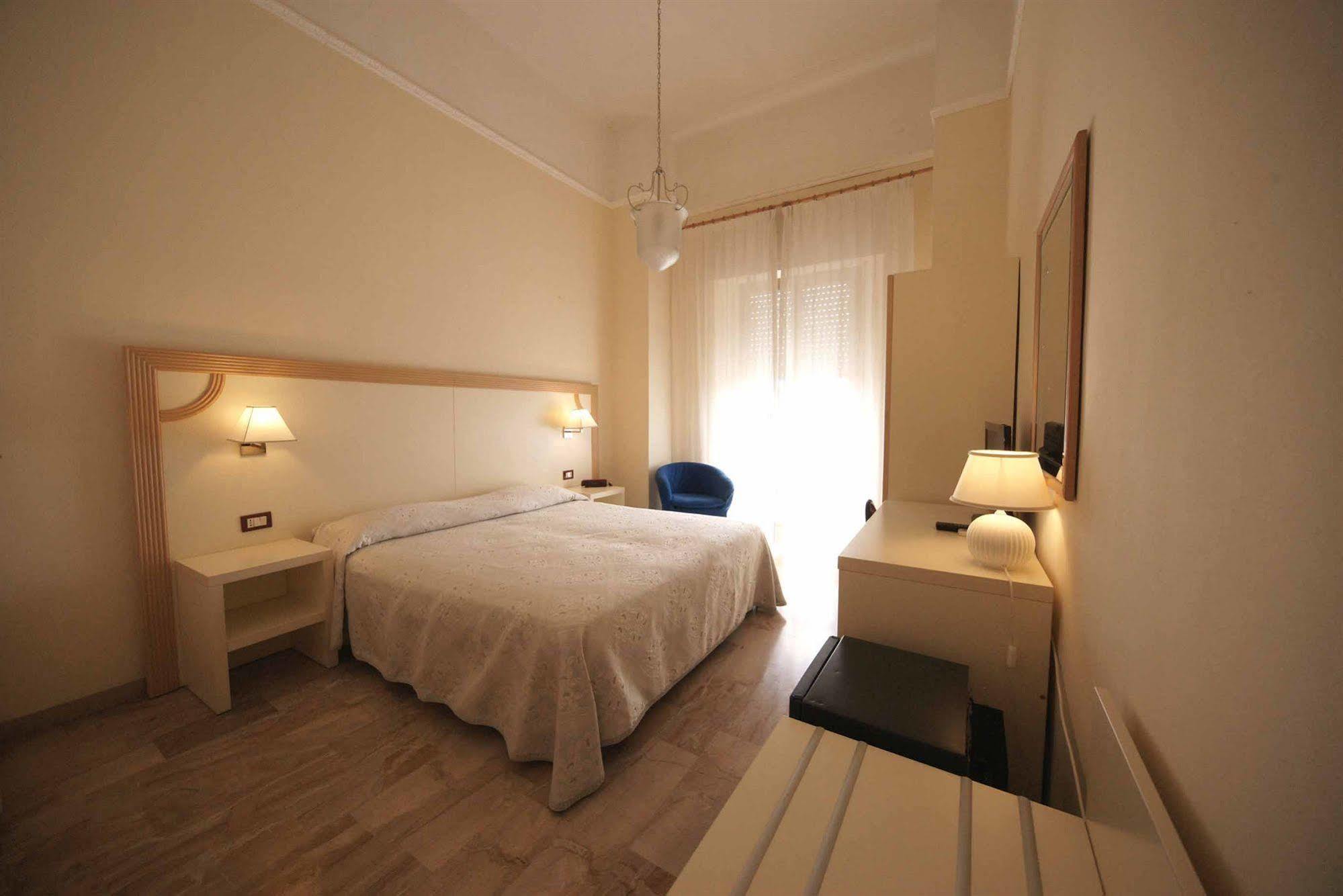 Hotel Liberty เวียเรจโจ ภายนอก รูปภาพ